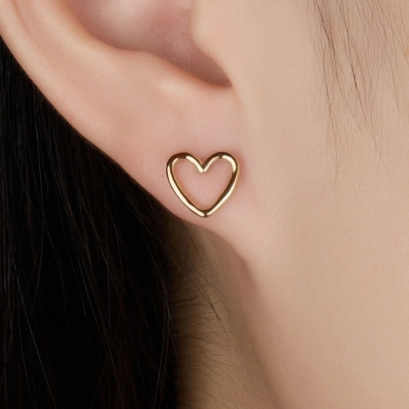 Par de pendientes de plata de ley con forma de corazón