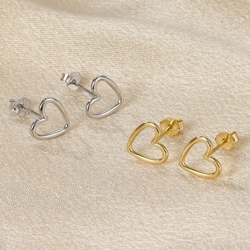 Par de pendientes de plata de ley con forma de corazón