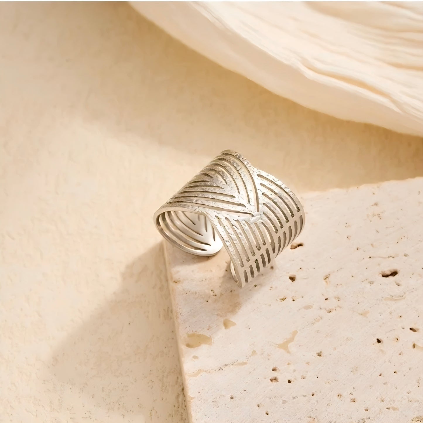 Anillo abierto geométrico