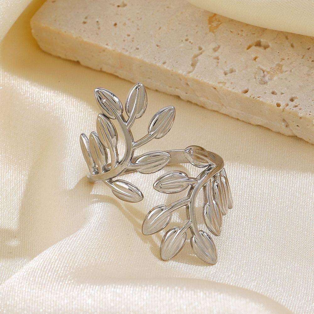 Anillo abierto hojas pequeñas