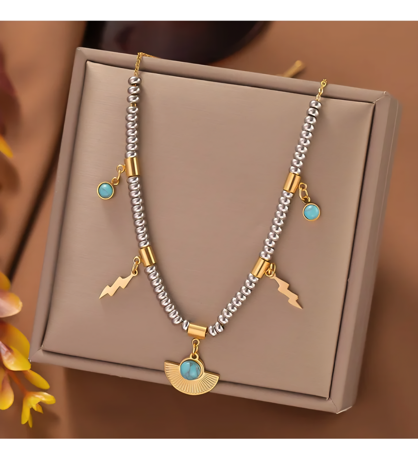 Collar detalles turquesas